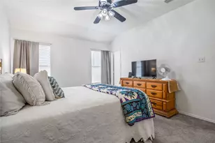 512 Oak Ridge Ct, Crowley, TX 76036 - Photo 16