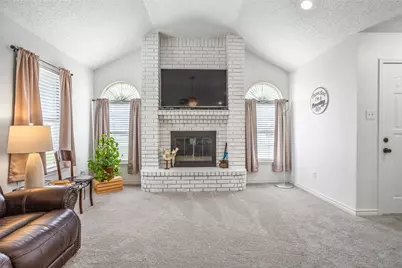 512 Oak Ridge Court, Crowley, TX 76036 - Photo 6