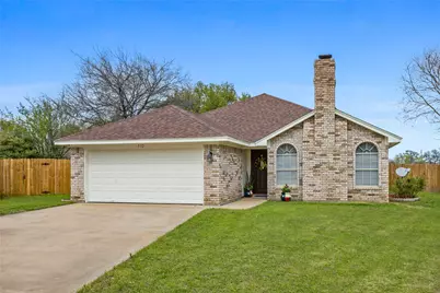 512 Oak Ridge Court, Crowley, TX 76036 - Photo 2