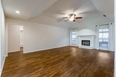 9006 N Longwood Drive, Granbury, TX 76049 - Photo 4