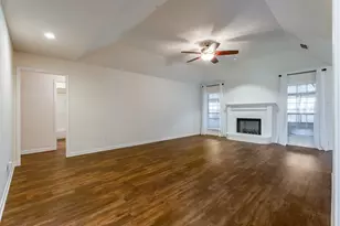 9006 N Longwood Dr, Granbury, TX 76049 - Photo 4