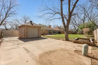 9006 N Longwood Drive, Granbury, TX 76049 - Photo 30