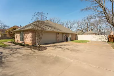 9006 N Longwood Drive, Granbury, TX 76049 - Photo 32