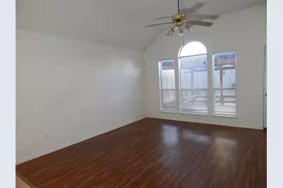 804 Sansome Drive, Arlington, TX 76018 - Photo 4