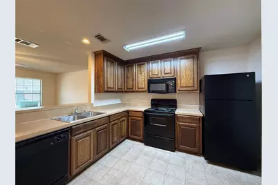 2331 N Elm Street #2, Denton, TX 76201 - Photo 4