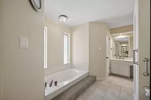 1800 High Vista Ct, Fort Worth, TX 76112 - Photo 14