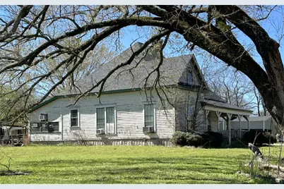 610 South Street, Blossom, TX 75416 - Photo 2