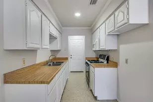 1229 Greenbrier Dr, Mesquite, TX 75149 - Photo 2