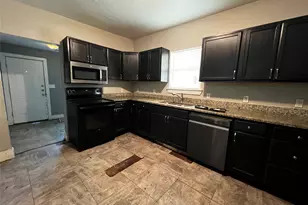 925 W Nelson St, Denison, TX 75020 - Photo 2