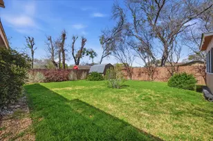 800 Brownstone St, Euless, TX 76039 - Photo 34