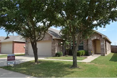 1212 Amazon Drive, Fort Worth, TX 76247 - Photo 4