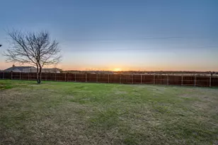 331 Osage Ct, Krum, TX 76249 - Photo 4