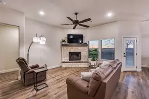 331 Osage Ct, Krum, TX 76249 - Photo 6