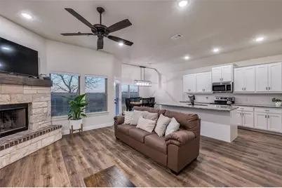 331 Osage Court, Krum, TX 76249 - Photo 6