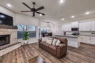 331 Osage Ct, Krum, TX 76249 - Photo 6