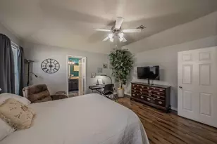 660 Rosario Ln, Fort Worth, TX 76052 - Photo 2