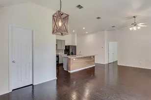 931 Hunter Ln, Burleson, TX 76028 - Photo 18