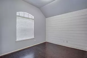 931 Hunter Ln, Burleson, TX 76028 - Photo 32