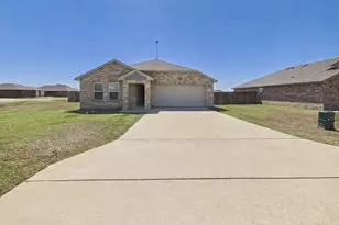 2409 Abigail Ln, Mabank, TX 75147 - Photo 2
