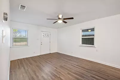 4452 Fletcher Avenue, Fort Worth, TX 76107 - Photo 6