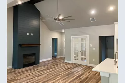 820 Mulberry Street, Sulphur Springs, TX 75482 - Photo 2