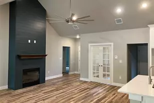 820 Mulberry St, Sulphur Springs, TX 75482 - Photo 2