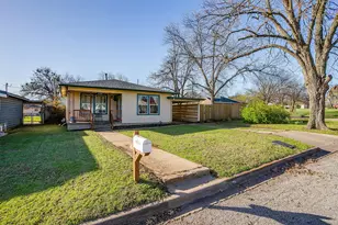 1123 Bales St, Cleburne, TX 76033 - Photo 2
