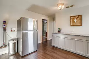 1123 Bales St, Cleburne, TX 76033 - Photo 12