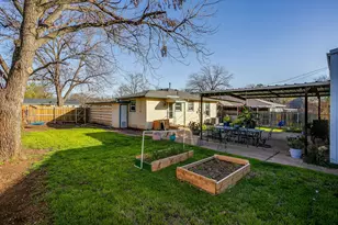 1123 Bales St, Cleburne, TX 76033 - Photo 38