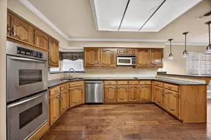 100 Castle Ct, Irving, TX 75038 - Photo 14