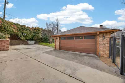 100 Castle Court, Irving, TX 75038 - Photo 34