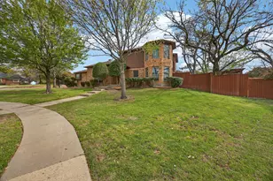 100 Castle Ct, Irving, TX 75038 - Photo 30