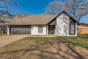 203 Timothy Trail, Duncanville, TX 75137 - Photo 2