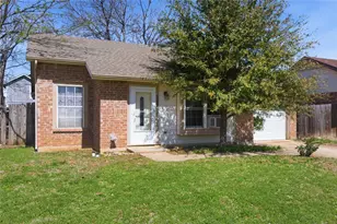 4621 Waterway Dr N, Fort Worth, TX 76137 - Photo 2