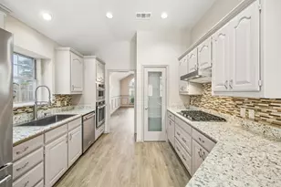 2741 Naples Dr, Hurst, TX 76054 - Photo 10