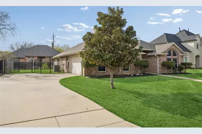 2741 Naples Drive, Hurst, TX 76054 - Photo 2