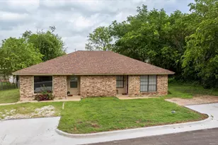 605/607 Clay St, Glen Rose, TX 76043 - Photo 2