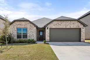 2729 Custake Ln, Fort Worth, TX 76179 - Photo 2