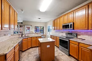 6402 Creekbend Ct, Arlington, TX 76001 - Photo 12