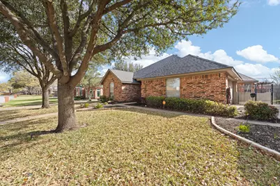 7336 Century Drive, North Richland Hills, TX 76182 - Photo 4