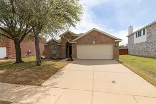 3247 Yeltes, Grand Prairie, TX 75054 - Photo 2