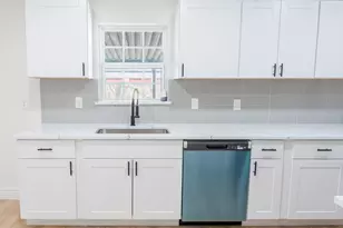 442 Lake Park Dr, Grand Prairie, TX 75052 - Photo 8