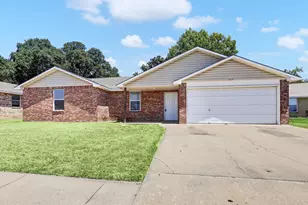 206 Bobbie Ann Ct, Granbury, TX 76049 - Photo 1