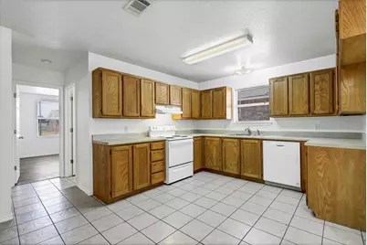 206 Bobbie Ann Court, Granbury, TX 76049 - Photo 4