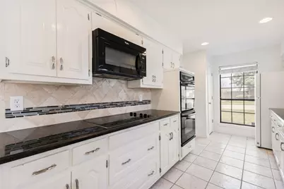 1666 Clydesdale Drive, Lewisville, TX 75067 - Photo 10