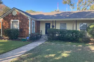 1820 Oakland Blvd, Fort Worth, TX 76103 - Photo 1