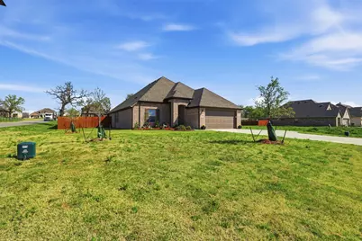 1101 Springfield Road, Springtown, TX 76082 - Photo 2