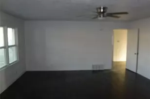 4109 Ridgecrest Cir, Lake Worth, TX 76135 - Photo 2