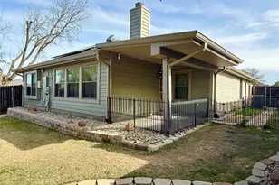 115 Moss Hill Dr, Arlington, TX 76018 - Photo 2