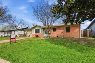 617 Rosewood Hills Dr, Garland, TX 75040 - Photo 2